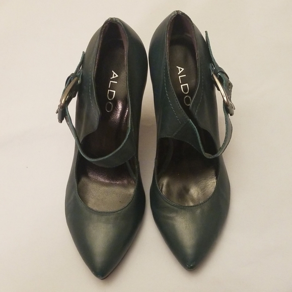 Shoes - Picture 2 of 4